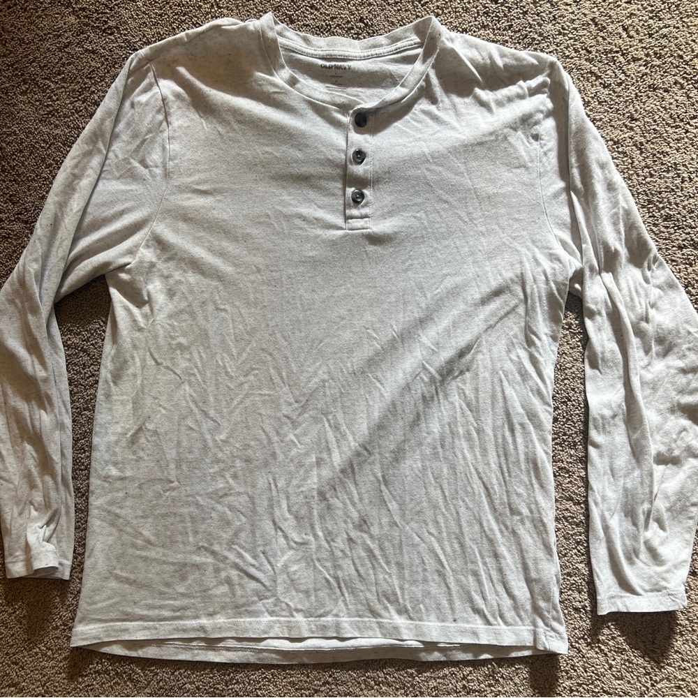 Old Navy Men's Light Gray Henley Shirt
